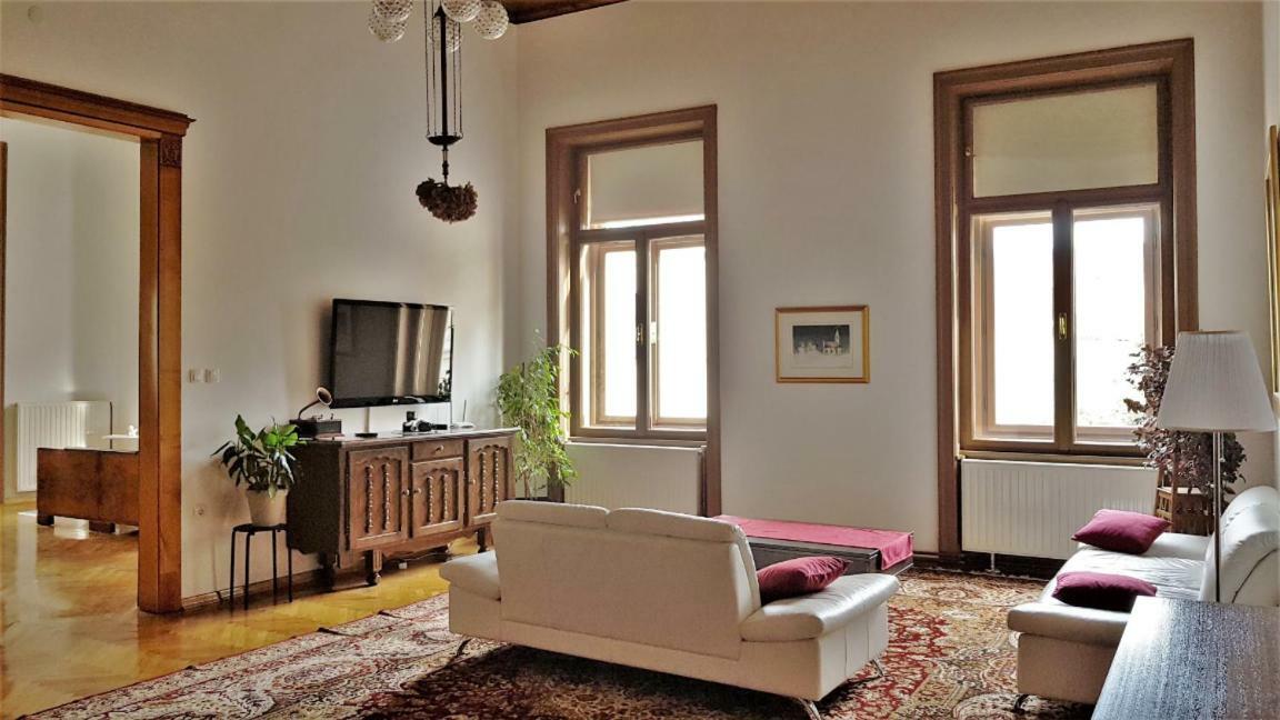 Luxury Apartment In The Heart Of Varazdin Exterior photo