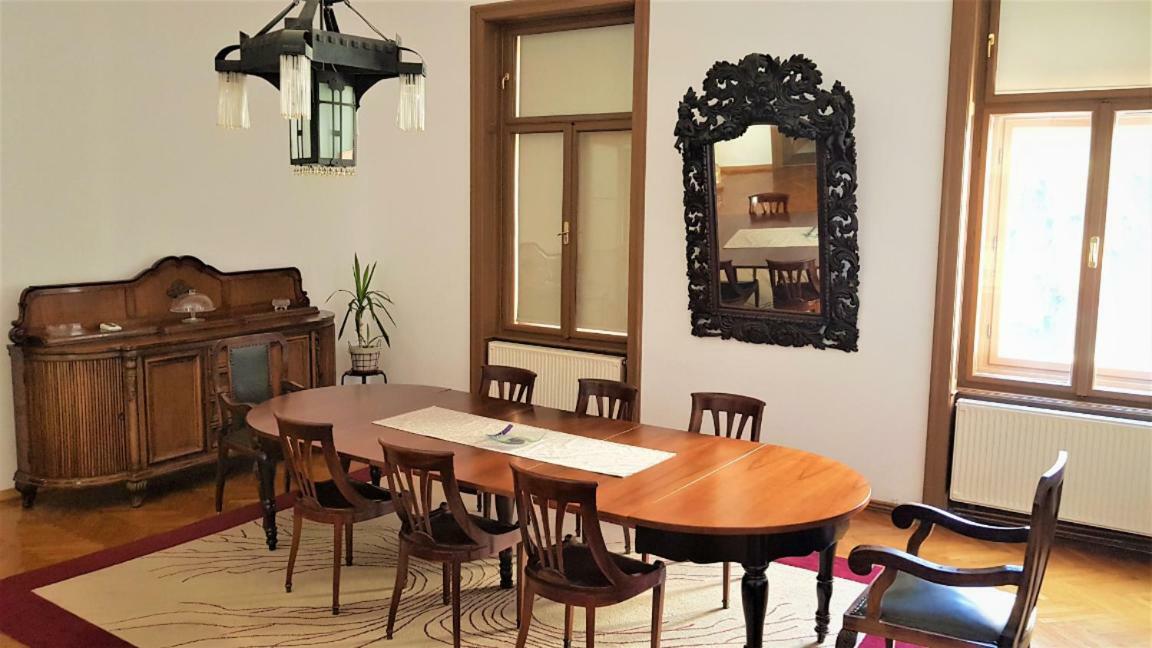 Luxury Apartment In The Heart Of Varazdin Exterior photo
